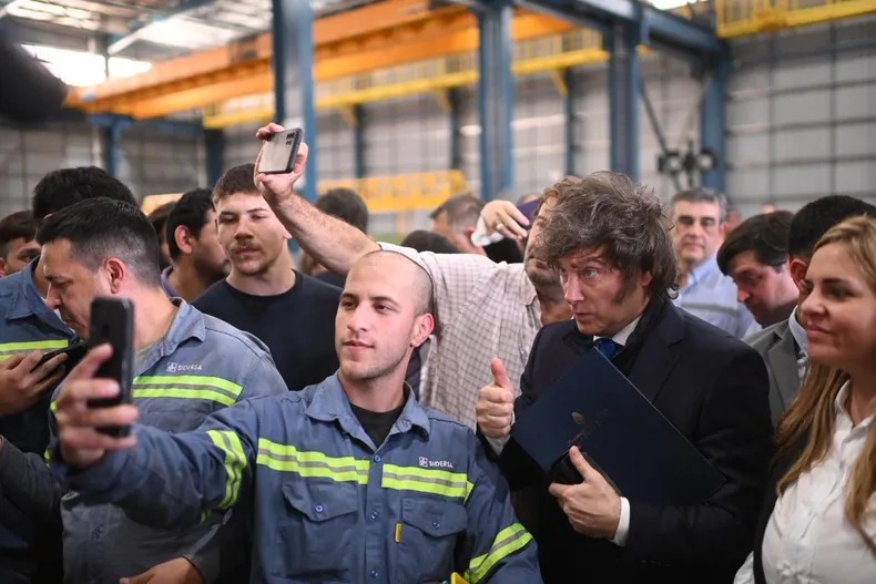 La CGT pidió en Tribunales que declaren inconstitucional la reforma laboral milei y trabajadores reforma laboral - 2
