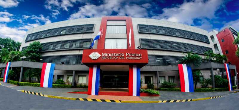 Golpe al cibercrimen en Itapúa: tres detenidos tras allanamientos en Encarnación y Cambyretá 2 Tres detenidos en Itapúa tras allanamientos por ciberestafas en Encarnación y Cambyretá. Incautaron dispositivos clave para la investigación.