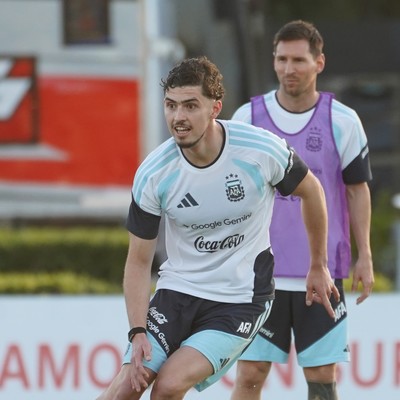 Golpe durísimo: Panichelli sufrió una grave lesión y se pierde el Mundial 4 Joaquín Panichelli sufrió la rotura de ligamentos en la rodilla y quedó descartado para el Mundial 2026. Duro golpe para la Selección argentina.