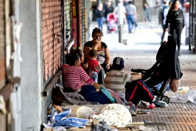 La pobreza en Argentina bajó en el segundo semestre de 2025 y cerró en 28,2% pobreza