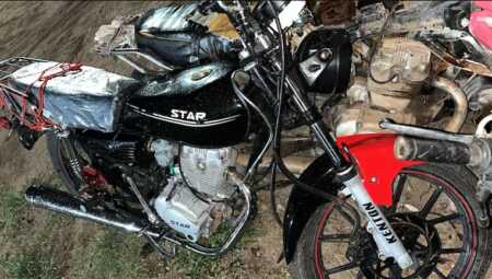 Tragedia en Paraguay: una adolescente murió tras ser arrollada luego de caer de una motocicleta Una adolescente argentina de 17 años murió en Limpio tras caer de una motocicleta y ser arrollada por una camioneta. El conductor de la moto, un menor de 16 años, se dio a la fuga.
