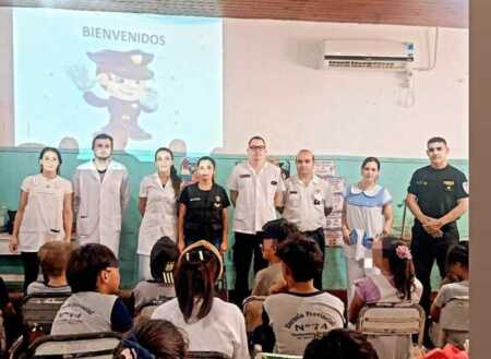 Trabajo articulado entre Policía, escuelas y organismos del Estado para fortalecer la prevención y la contención social en Misiones.