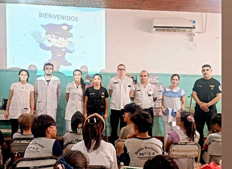 Policía, escuela y comunidad: articulación territorial para prevenir violencias y fortalecer la contención social en Misiones Trabajo articulado entre Policía, escuelas y organismos del Estado para fortalecer la prevención y la contención social en Misiones.