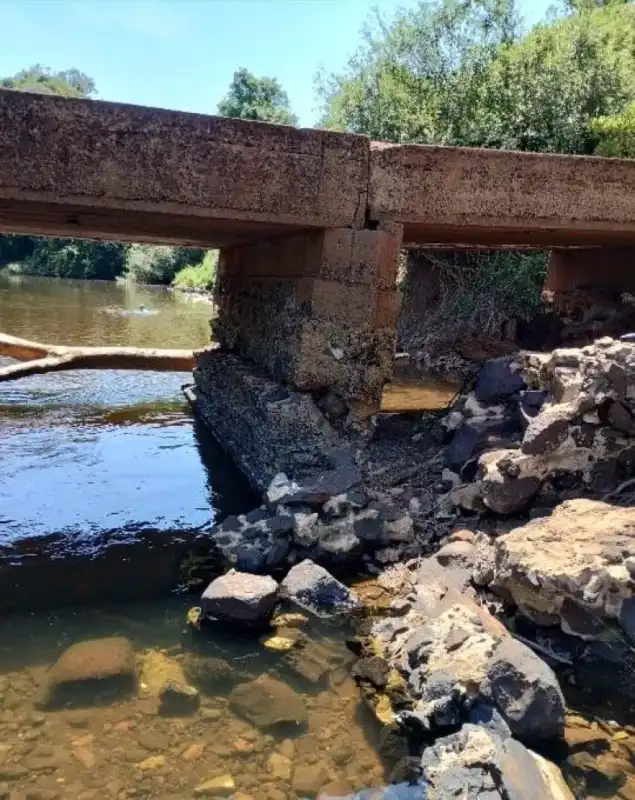 Productores del Alto Paraná construyen un puente clave entre Colonia Victoria y Eldorado ante la falta de respuesta estatal 2 puente eldorado - 1