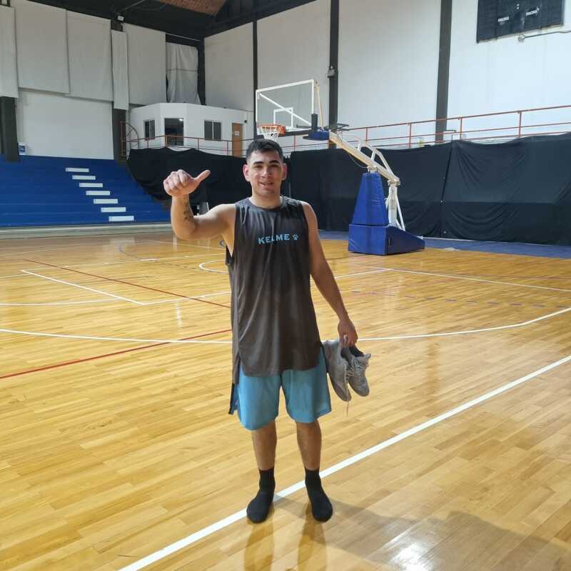 Tokio podría sumar un escolta con pasado en Liga Argentina 3 Tokio de Posadas podría sumar un nuevo refuerzo para la Liga Federal: un escolta joven con experiencia en Liga Argentina y proyección internacional.