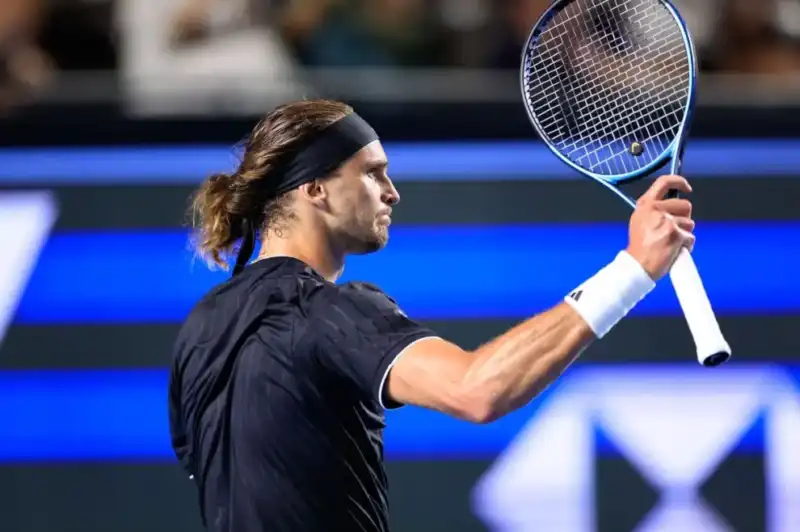 Cerúndolo va por el golpe ante Zverev y sueña con las semifinales en Miami 2 Francisco Cerúndolo enfrenta a Alexander Zverev por los cuartos de final del Masters 1000 de Miami. Busca meterse entre los cuatro mejores.