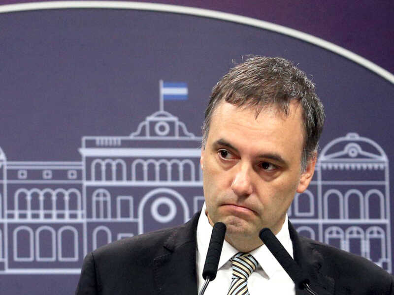 AdorniGate: un 70% cree que debe renunciar Adorni
