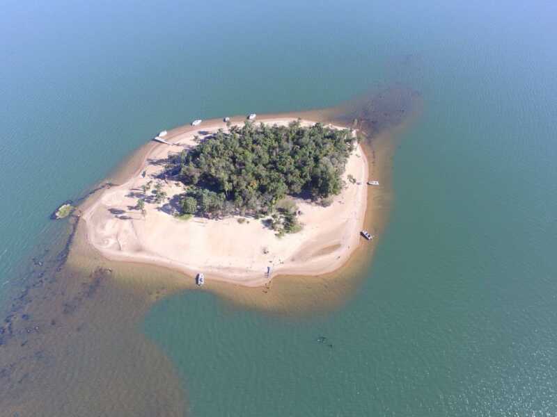 La Justicia detuvo obras en la Isla del Medio y crece la preocupación 3 Tras años de trabajo, ordenan detener intervenciones en la Isla del Medio