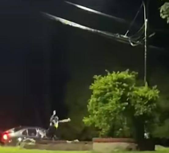 Video viral y sanción: suspenden a inspector de tránsito en Eldorado por arrojarle una piedra a un motociclista 667794040 1372792174891916 3102569312176810470 n - 2