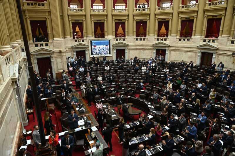 El oficialismo convirtió en ley la reforma de Glaciares tras una extensa y tensa sesión ley