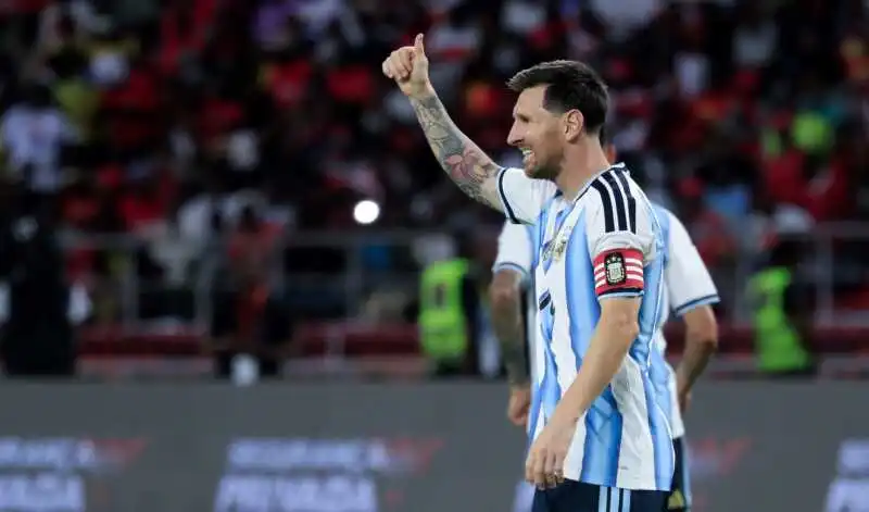 Selección Argentina: el panorama de los lesionados a días del debut en el Mundial 2026 2 Scaloni y el cuerpo técnico de la Selección Argentina sigue de cerca la evolución de varios futbolistas lesionados a días del debut en el Mundial.