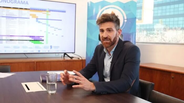 Bernardo Heredia asume en Obras Públicas tras la salida de Giovine: cambio clave en el Ministerio de Economía Bernardo Heredia fue designado como nuevo secretario de Obras Públicas tras la salida de Luis Giovine, en el marco de una reorganización del Ministerio de Economía.