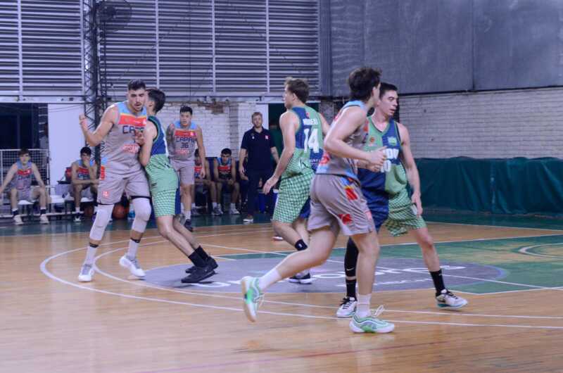 CAPRI fue superado de principio a fin y cayó con Hindú 2 CAPRI perdió 68-52 ante Hindú en Resistencia por la Liga Federal. El equipo posadeño tuvo una floja actuación y buscará recuperarse ante Don Bosco.