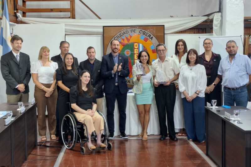 El acto de asunción se realizó en el recinto del Concejo Deliberante, con la presencia de autoridades y vecinos.