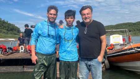 Fernando Vergara, el actor misionero que llega a Netflix con “El último gigante”, éxito global filmado en Iguazú Fernando Vergara, actor misionero, forma parte de “El último gigante”, la película de Netflix filmada en Iguazú que alcanza millones de visualizaciones a nivel mundial.