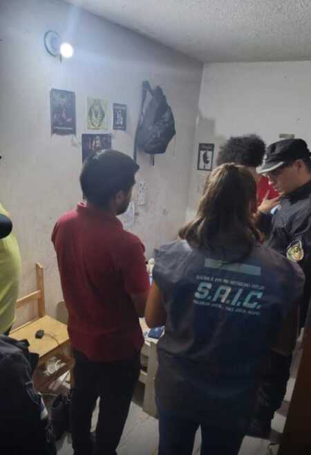 Amenazas en escuelas de Posadas: secuestran celulares y avanzan en la investigación IMG 7862.JPG - 2