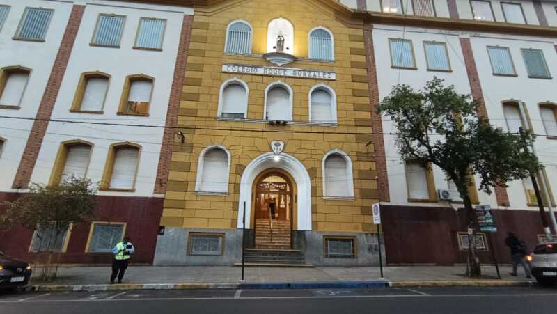 Fuerte ausentismo en algunos colegios de Posadas tras amenazas de tiroteo ausentismo