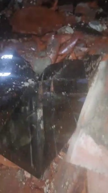 Paraguay: un vidrio cayó desde una obra de la Corte y dejó heridos a dos adultos mayores en Sajonia 4 Un panel de vidrio cayó desde una obra vinculada a la Corte Suprema en Asunción y dejó herida a una pareja de adultos mayores. Denuncian falta de seguridad.