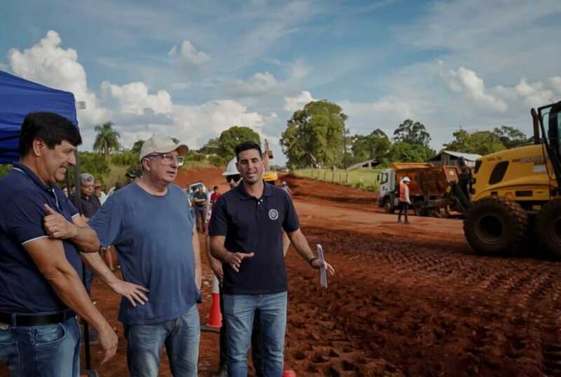 Misiones: supervisión de obra vial, inauguración educativa y avances en producción, cultura e innovación El gobernador recorrió obras viales y educativas en El Soberbio, en el marco de una agenda centrada en infraestructura y desarrollo.