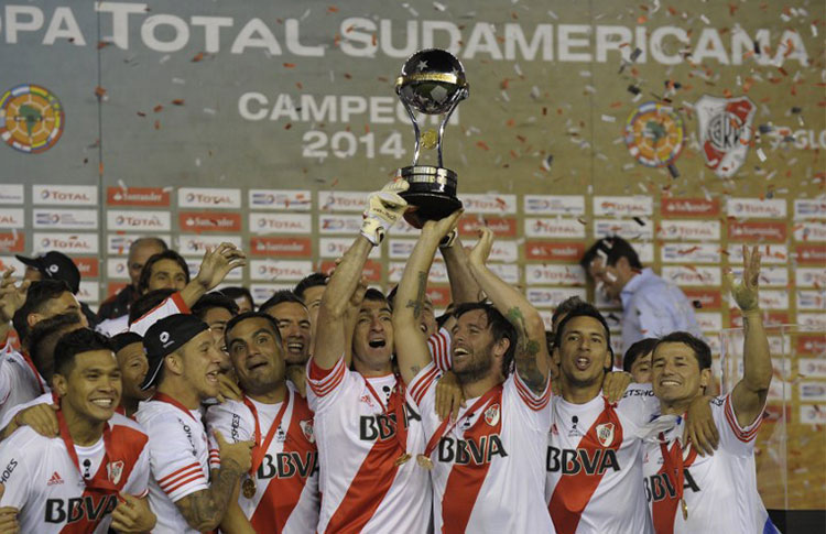 River vuelve a la Sudamericana tras 11 años: visita a Blooming en Bolivia 5 River debuta en la Copa Sudamericana 2026 ante Blooming en Bolivia. El equipo de Coudet regresa al torneo tras 11 años con un gran presente.