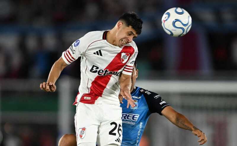 River rescató un empate en Bolivia con diez jugadores ante Blooming River enfrenta a Carabobo en el Monumental por la Copa Sudamericana con la necesidad de ganar tras el empate en su debut ante Blooming.