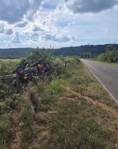 Despiste y vuelco en Ruta Provincial 3: perdió una rueda y terminó en la banquina WhatsApp Image 2026 04 06 at 18.53.52 e1775512650514 - 1