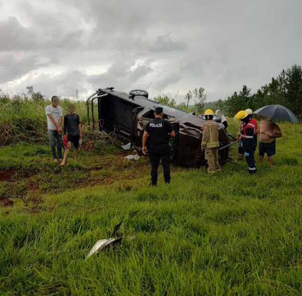 Despiste en San Vicente: dos hombres heridos en la Ruta Provincial 13 WhatsApp Image 2026 04 07 at 16.56.42 e1775592101689 - 1