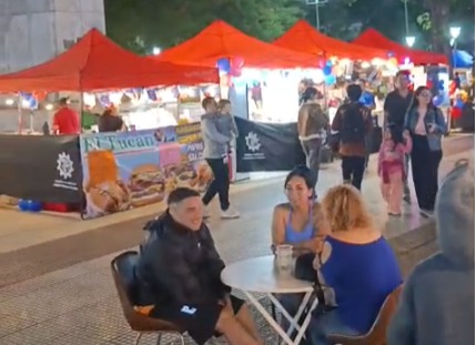 Con poca concurrencia, comenzó el Reventón en Posadas: “Hay demanda, pero el público hoy es más cuidadoso al comprar” 2 WhatsApp Image 2026 04 09 at 20.54.15 1 - 1