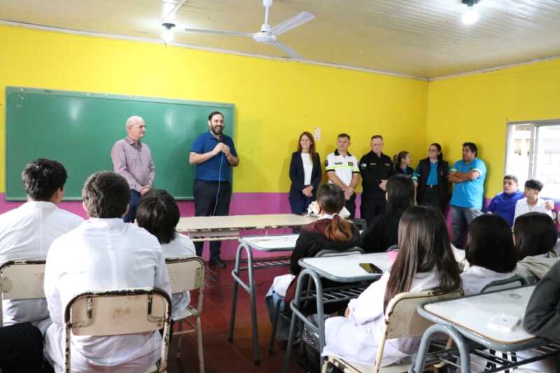 Alem impulsa educación vial en escuelas por su centenario WhatsApp Image 2026 04 20 at 16.06.42 - 2