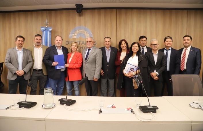 CAME presentó en Diputados propuestas para aliviar la crisis de las pymes 2 WhatsApp Image 2026 04 22 at 16.41.29 1 - 1