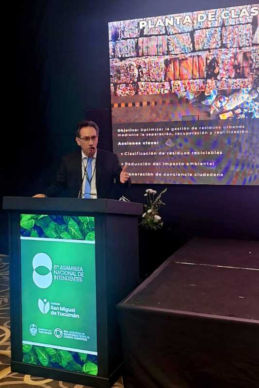 Montecarlo expone en Tucumán: Barreto destacó que “Transformamos la basura en recursos para la comunidad” 2 WhatsApp Image 2026 04 24 at 17.10.29 1 - 1