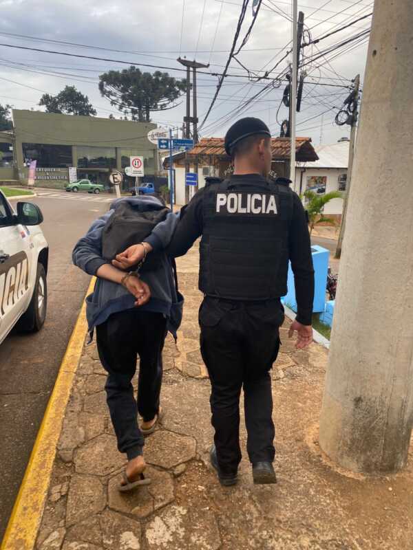 Recuperan en Misiones obras religiosas robadas en Brasil y detienen a un joven