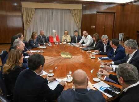 Misiones reclamó a Nación deudas, obras paralizadas y la reapertura del Tesoro del BCRA en Posadas Misiones reclamó a Nación