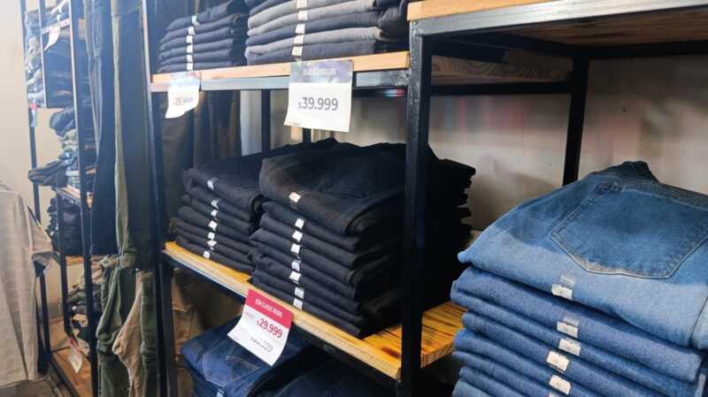 ¿Cuánto hay que gastar para abrigarse en Posadas? Los precios de camperas, buzos y tapados 14 abrigos otono posadas precio 11 - 13