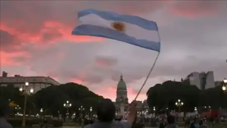 Más libertad, menos felicidad: la paradoja argentina en el nuevo ranking global El último informe del World Happiness Report muestra una caída de Argentina y un deterioro en la percepción de bienestar.