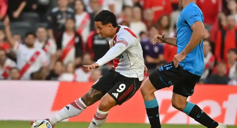 River rescató un empate en Bolivia con diez jugadores ante Blooming 1 river