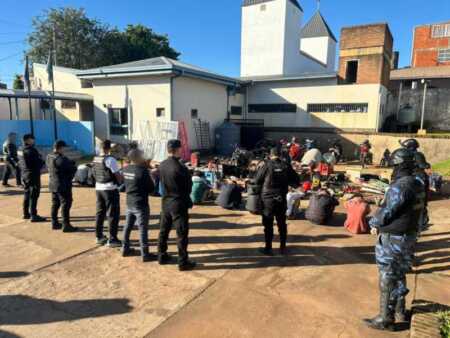 Megaoperativo en Posadas: la Policía desarticuló la “Banda de Calabón” tras 8 allanamientos simultáneos y 15 detenidos.