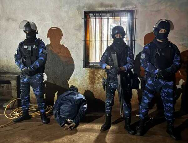 Golpe al delito en Posadas: desarticulan la “Banda de Calabón” tras 8 allanamientos y 15 detenidos 1 Golpe al delito organizado: incautan motos, electrodomésticos y herramientas robadas en procedimientos realizados en distintos barrios de Posadas.