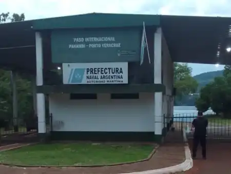 Suspenden el cruce internacional entre Panambí y Porto Vera Cruz por la bajante del río Uruguay Suspendieron el cruce fluvial entre Panambí y Porto Vera Cruz por la bajante del río Uruguay, que registra solo 0,70 metros.