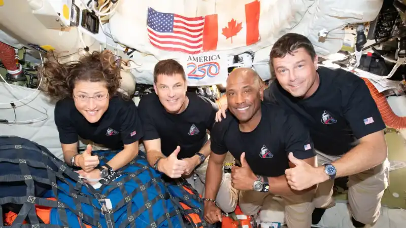 La NASA prepara el regreso de la cápsula Orión de Artemis II con amerizaje en el Pacífico y un complejo operativo de rescate.