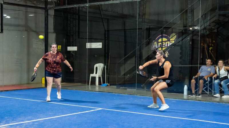 El pádel femenino en Misiones sigue en expansión: con 95 parejas inscriptas, nueva fecha provincial y crecimiento sostenido, María Laura Ibarrola analizó el presente y futuro del deporte.