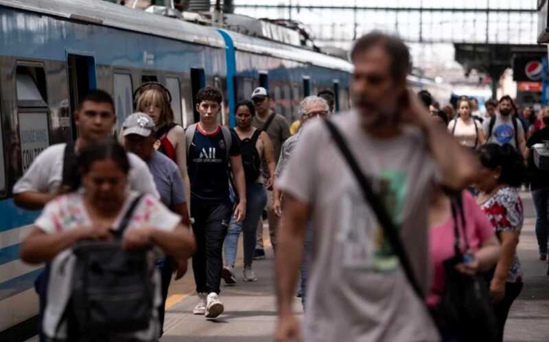 El ánimo social se deteriora: más desempleo y menor respaldo al ajuste desempleo