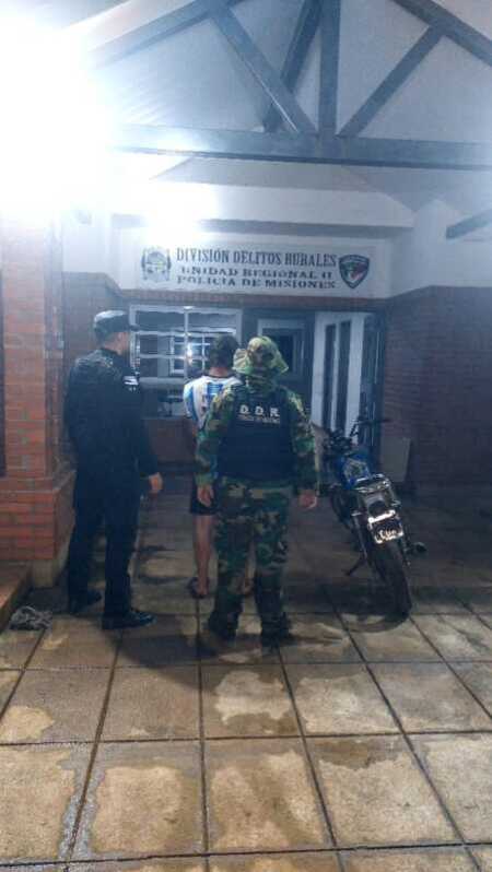 Detuvieron a un hombre por violar una restricción judicial y agredir a su expareja en Ameghino El hombre tenía prohibición de acercamiento vigente y fue sorprendido ejerciendo violencia en Ameghino.
