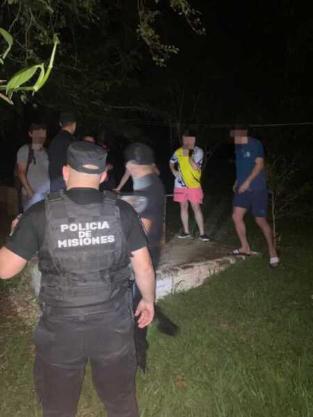 Voraz incendio destruyó una cabaña en El Soberbio: no hubo heridos el soberbio - 1
