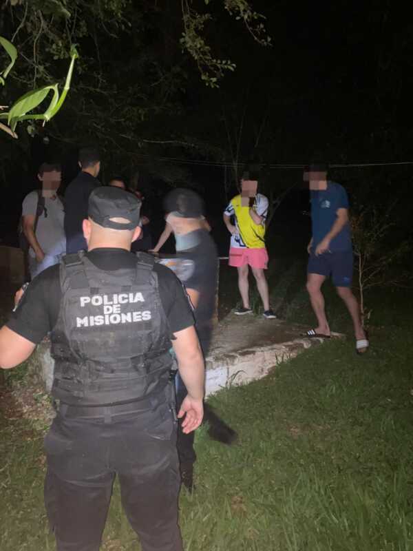 Voraz incendio destruyó una cabaña en El Soberbio: no hubo heridos el soberbio - 2