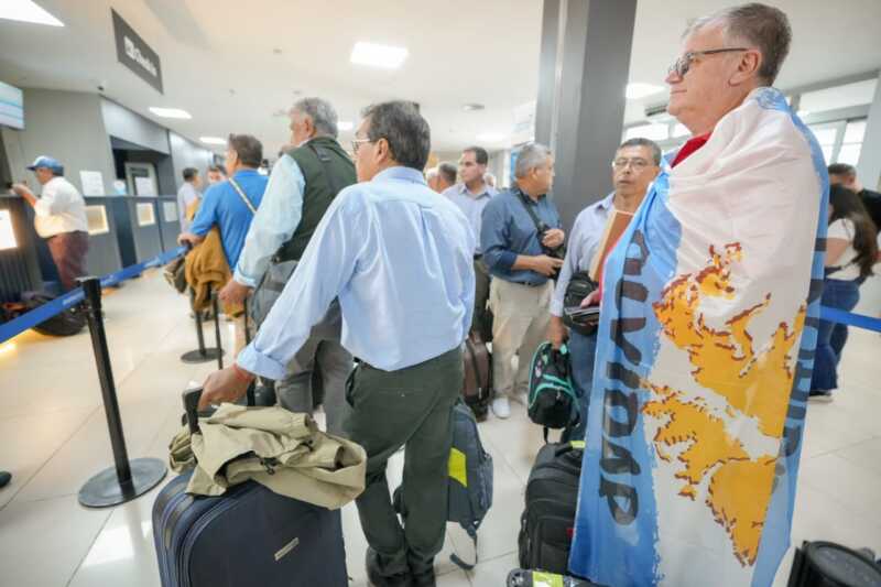 Corrientes impulsa el séptimo viaje de excombatientes a Malvinas 2 Corrientes envía a excombatientes en su séptimo viaje a Malvinas
