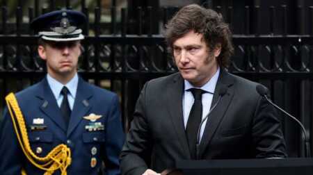 Crece el rechazo al gobierno de Javier Milei: “El 75 % de los argentinos dice que está peor que hace un año” Javier Milei aseguró que el Gobierno eliminó el 95% del cepo y ratificó que continuará con el ajuste monetario para bajar la inflación.
