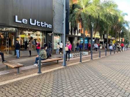 Cierre tras 20 años: histórica tienda del centro de Posadas baja la persiana por la caída del consumo le utthe posadas
