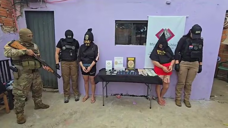 Cayeron madre e hija por presunto microtráfico en el barrio Botánico de Asunción madre