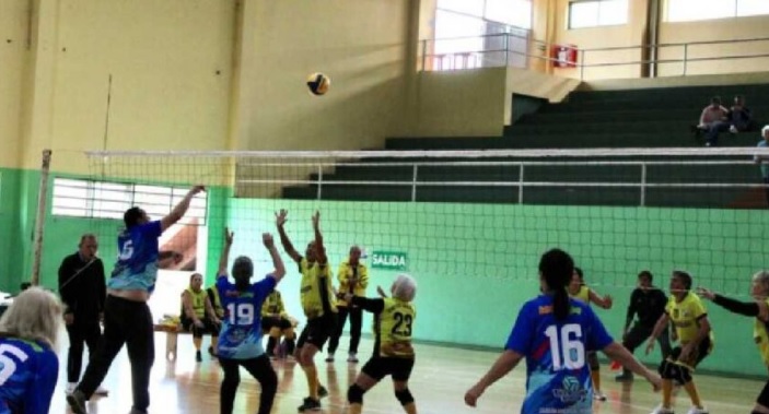 Apóstoles recibe la Copa Argentina de Newcom con 16 equipos de tres provincias 6 newcom apostoles 2 - 5
